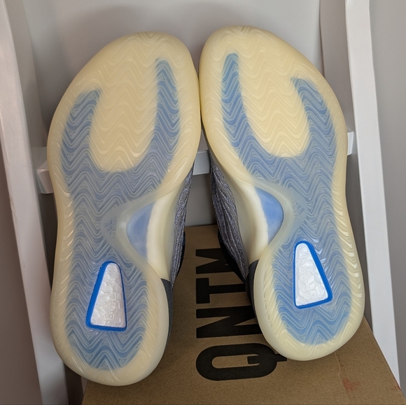 🖤 Adidas Yeezy Quantum Sneakers- Unisex- Mens 6 Women's 8- NEW in Box! - Picture 6 of 6